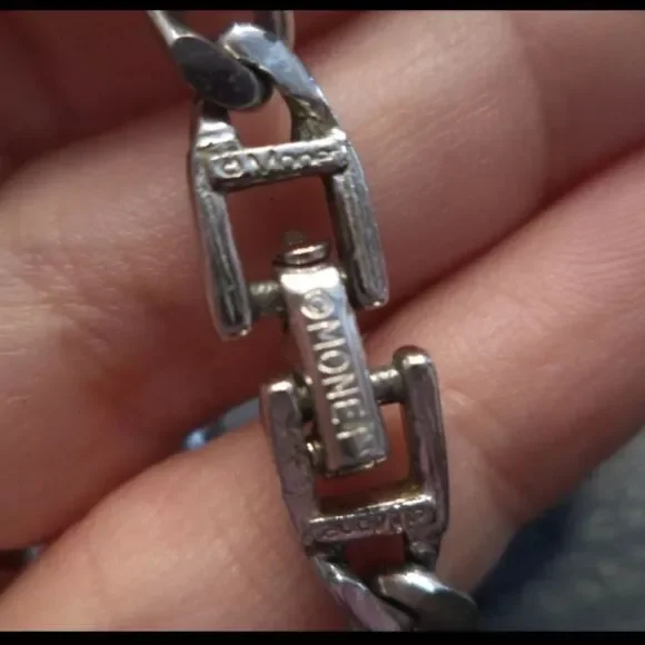 STUNNING VINTAGE ESTATE SIGNED MONET SILVER TONE 16" NECKLACE EUC - Picture 2 of 2